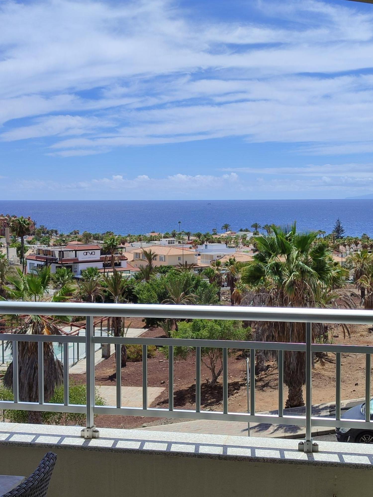Comfortable Apartment With Amazing Sea Views Palm-mar Dış mekan fotoğraf