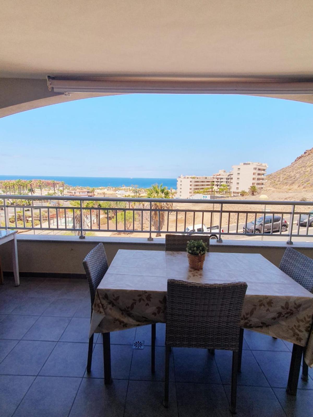 Comfortable Apartment With Amazing Sea Views Palm-mar Dış mekan fotoğraf